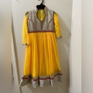 Girls Indian Chudidar/traditional dress Size-30